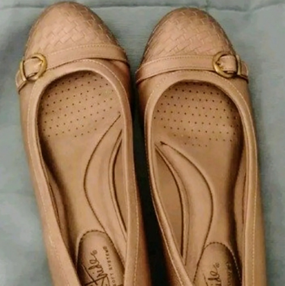 Gold flats